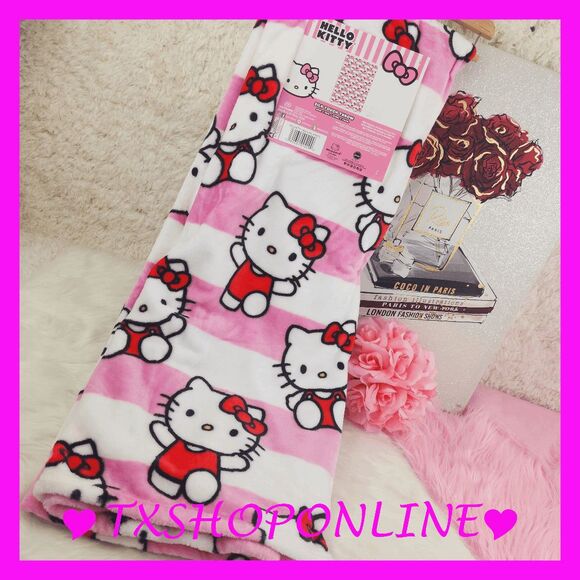 💗🌙 {Hello Kitty} silk touch throw blanket🌙💗NEW - Picture 5 of 6
